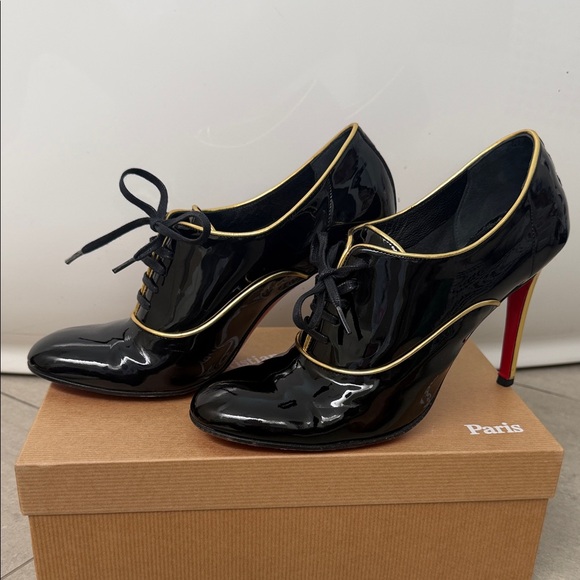 Christian Louboutin Black and Gold Patent Heels - Picture 2 of 12